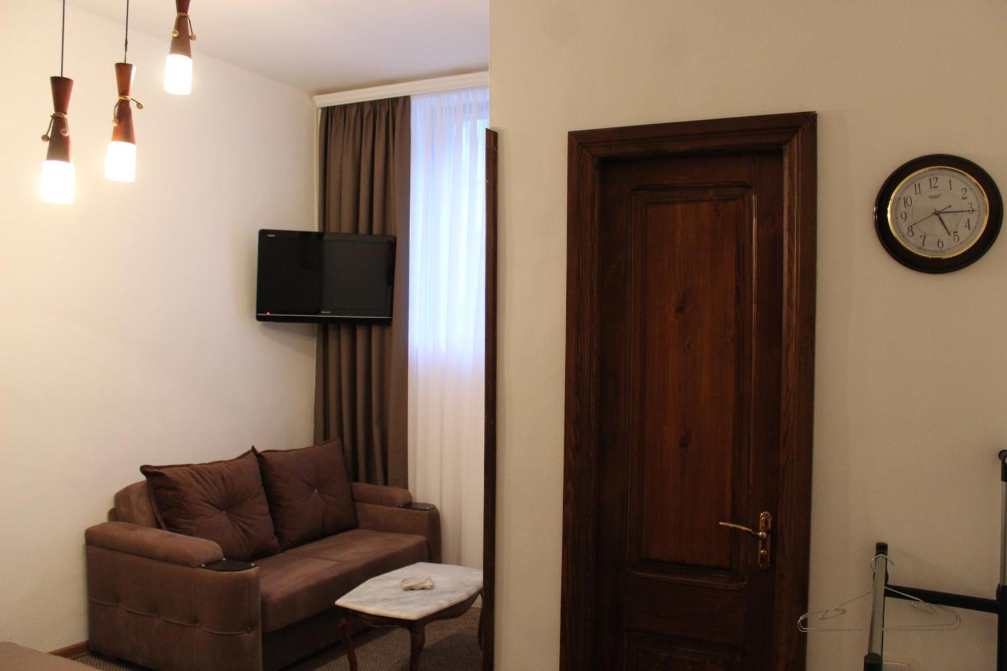 Hotel Diplomat Тбілісі Екстер'єр фото