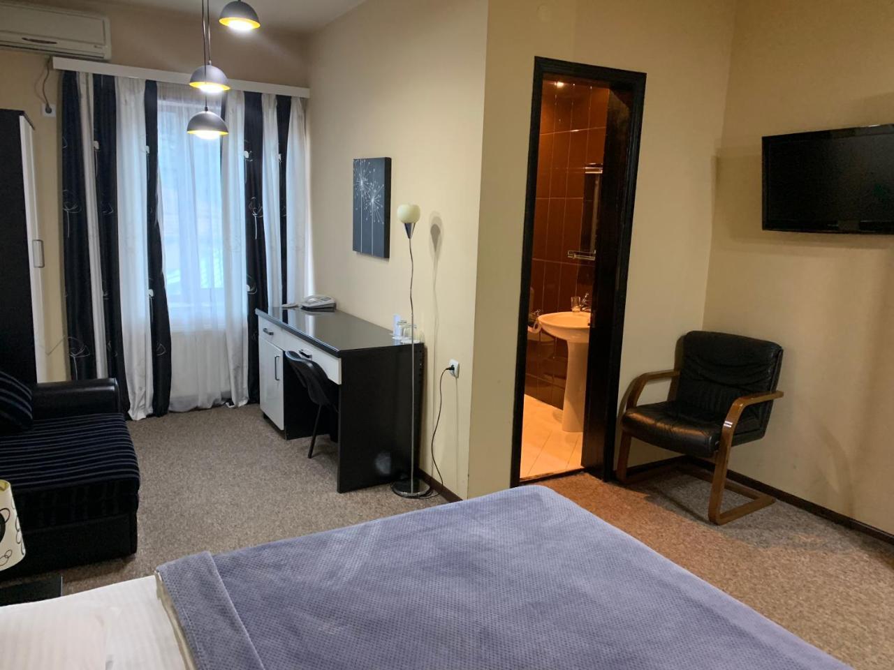 Hotel Diplomat Тбілісі Екстер'єр фото