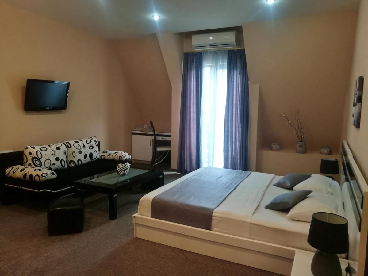 Hotel Diplomat Тбілісі Екстер'єр фото