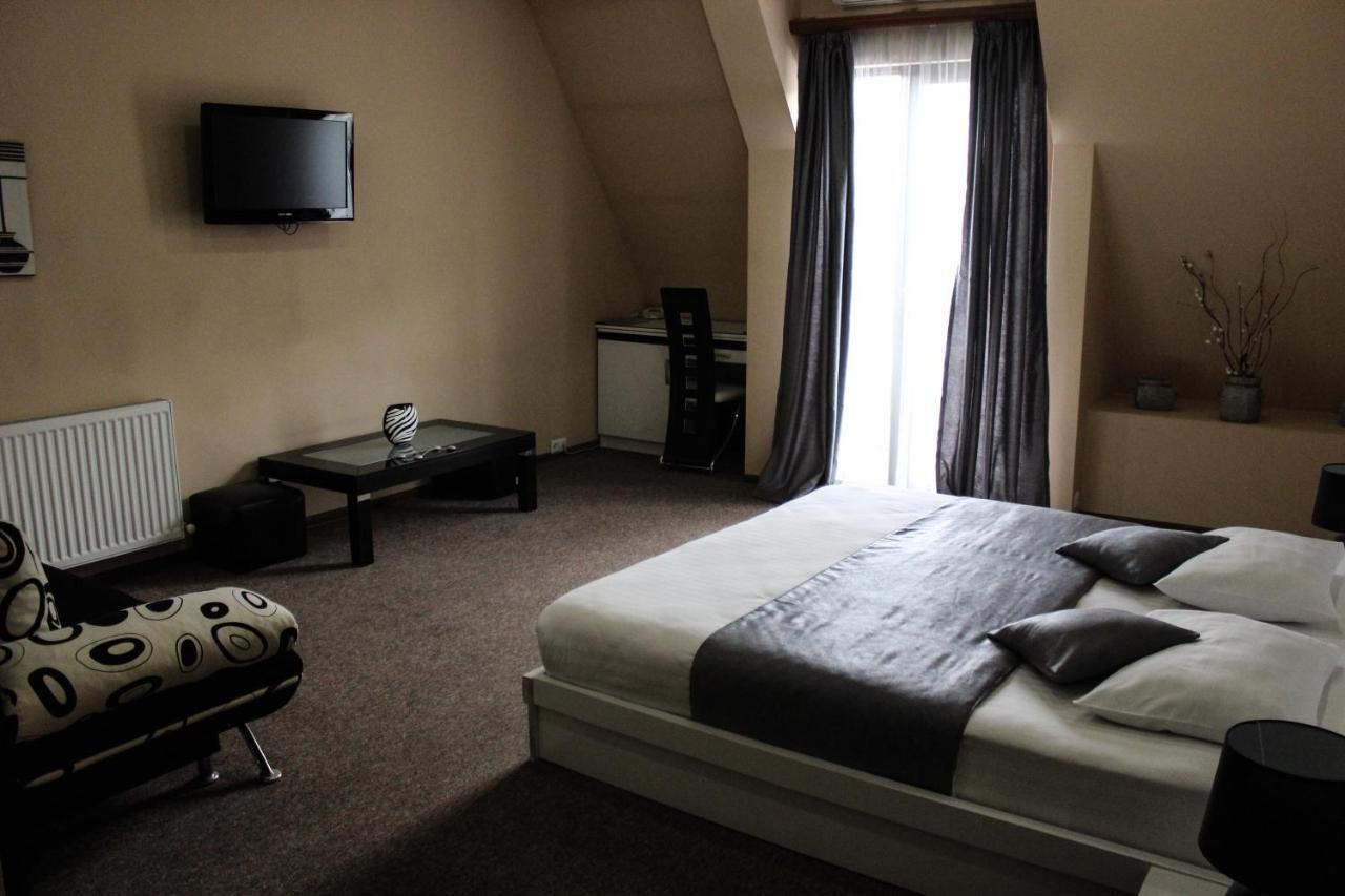 Hotel Diplomat Тбілісі Екстер'єр фото